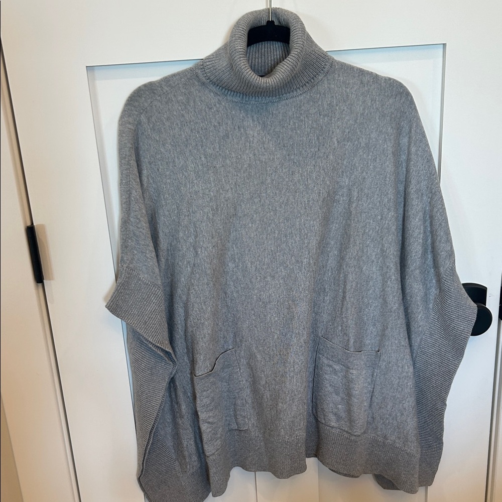 Michael Kors | Soft Gray Oversized Turtleneck Sweater Top (Small)